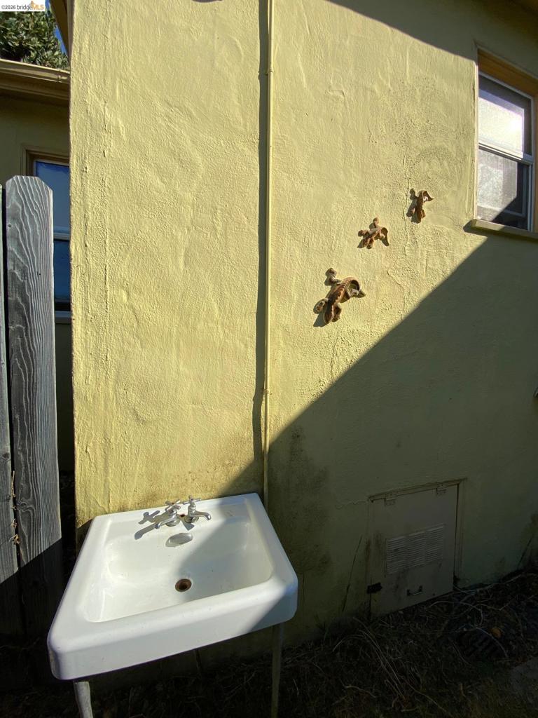 2814 Roosevelt Ave Property Photo 25
