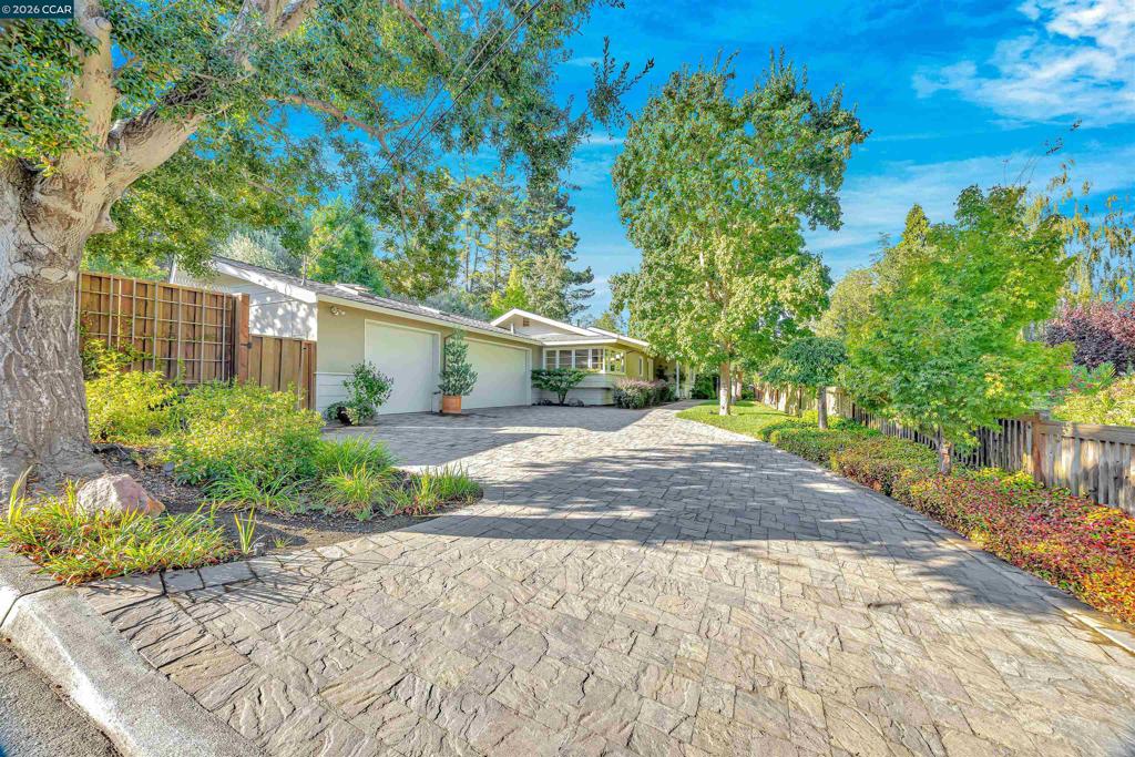 3237 Driftwood Dr Property Photo 1