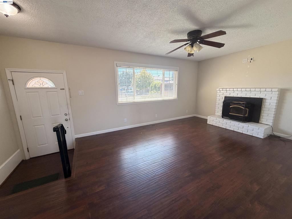 312 Robert Way Property Photo 4