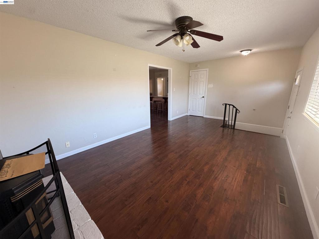 312 Robert Way Property Photo 5