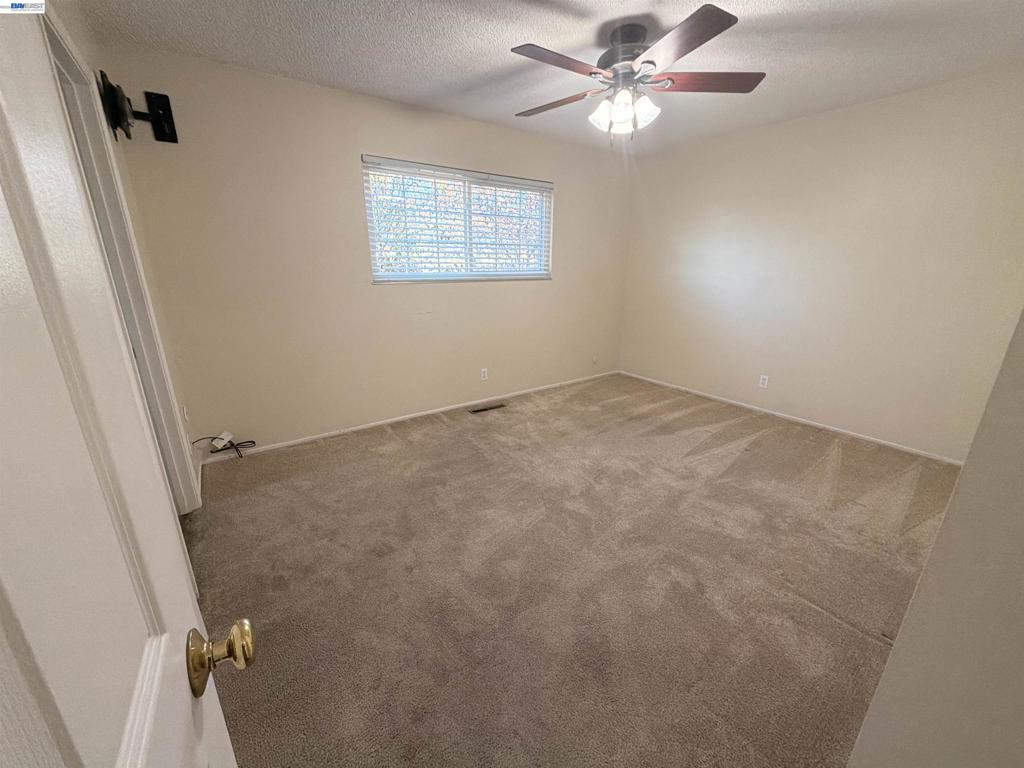 312 Robert Way Property Photo 10