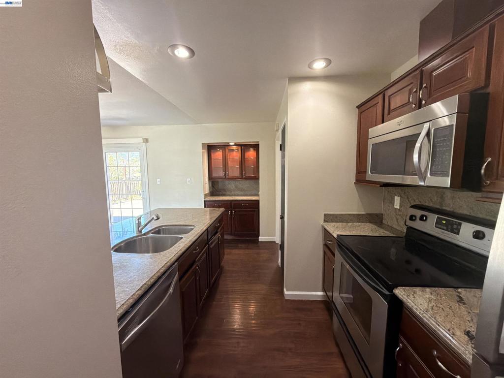312 Robert Way Property Photo 18
