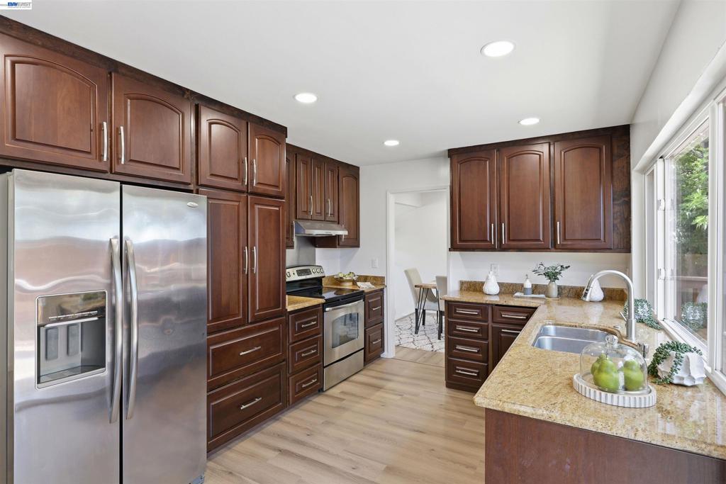 104 Scarboro Pl Property Photo 16