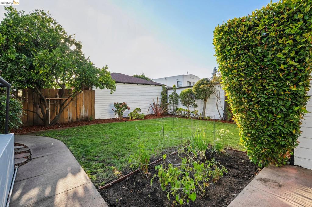 934 Estudillo Ave Property Photo 40