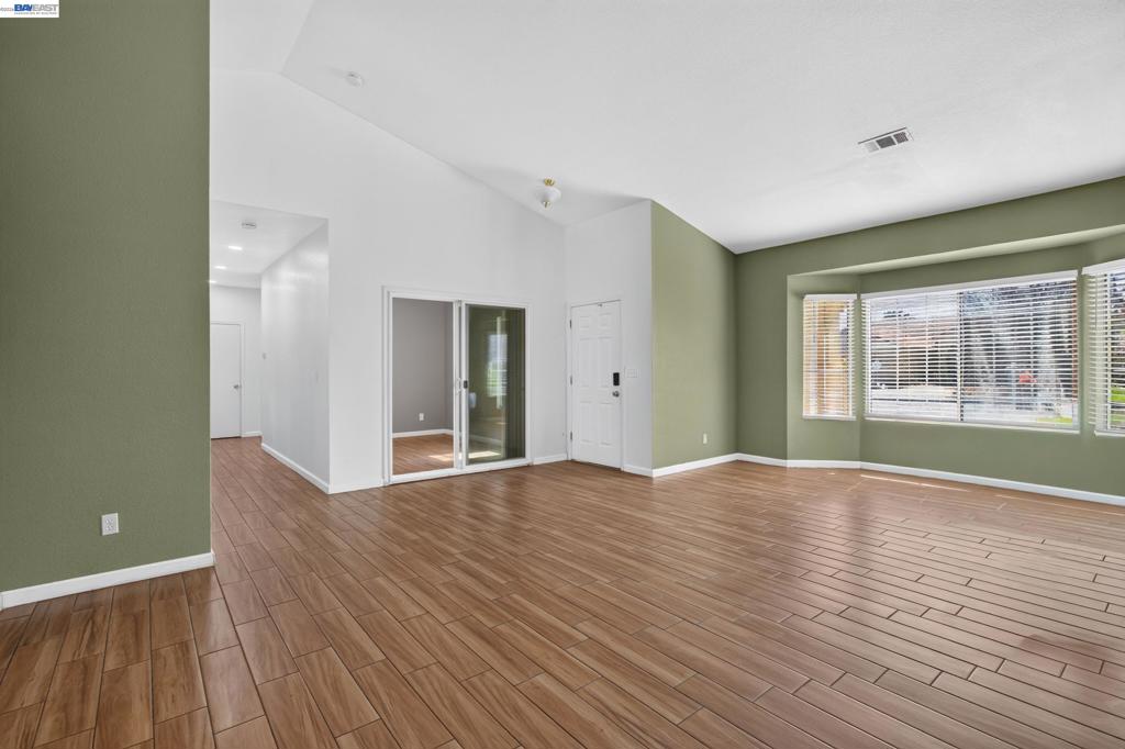 152 Chardonnay Street Property Photo 7