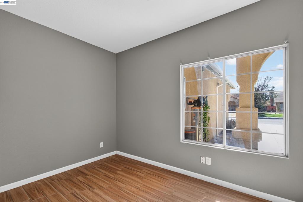 152 Chardonnay Street Property Photo 9