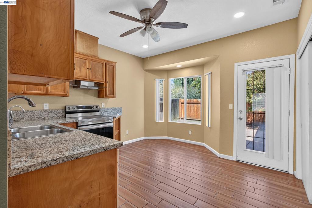 152 Chardonnay Street Property Photo 23