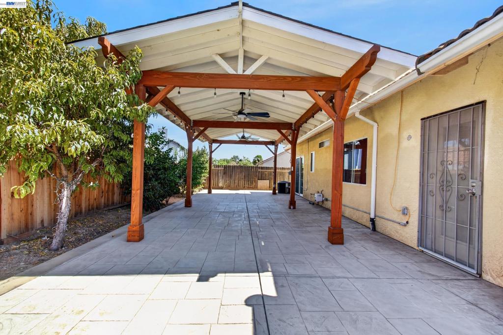 152 Chardonnay Street Property Photo 35