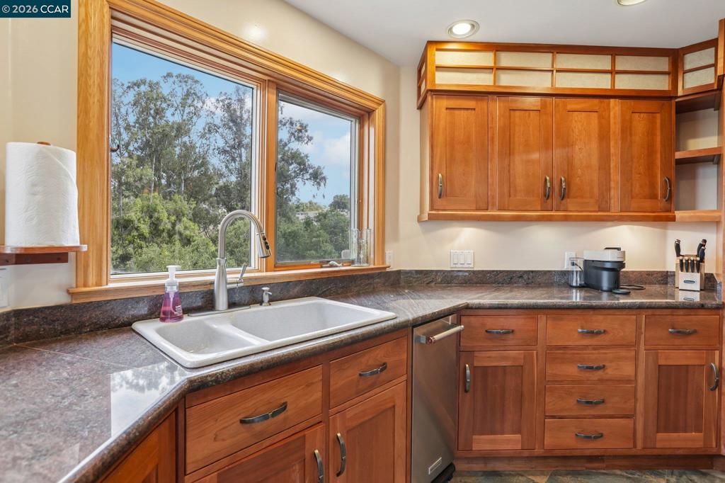 3906 Arbutus Ct Property Photo 25