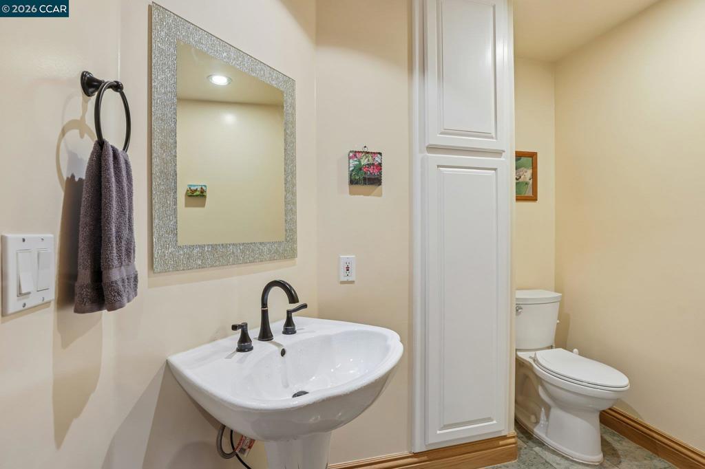 3906 Arbutus Ct Property Photo 28