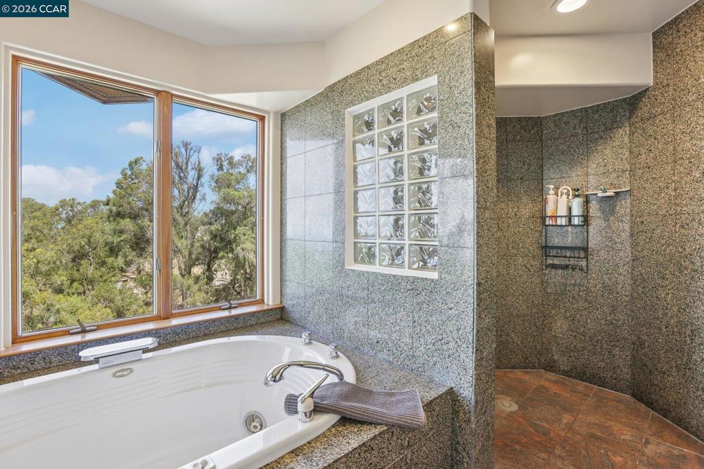 3906 Arbutus Ct Property Photo 42