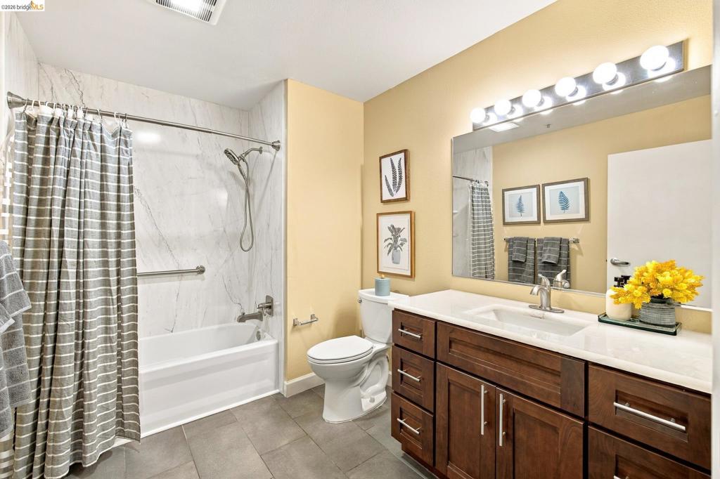 1 Lakeside Dr 607 Property Photo 19