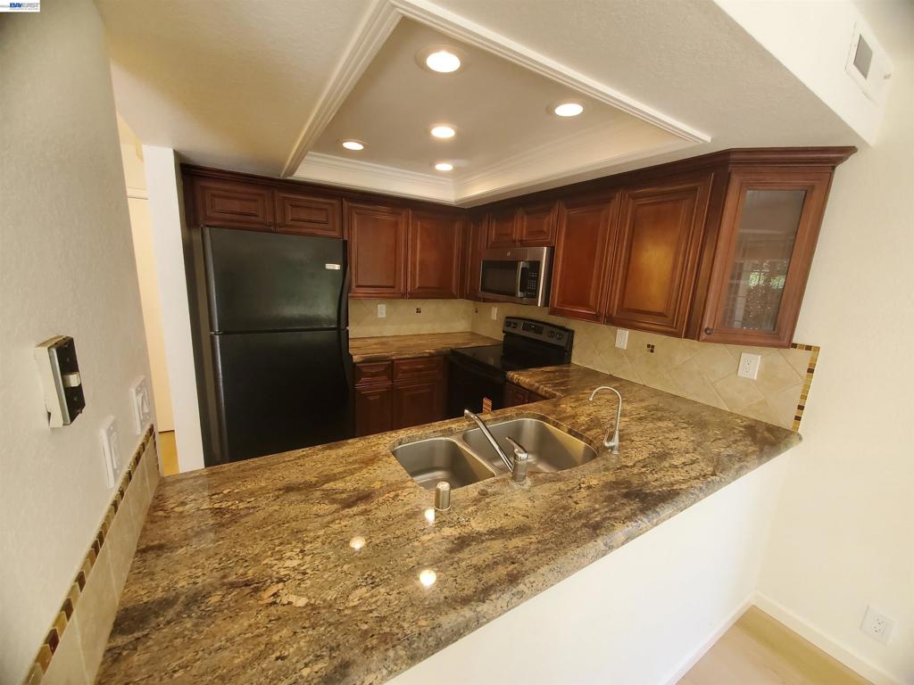 7432 Oxford Cir Property Photo 13