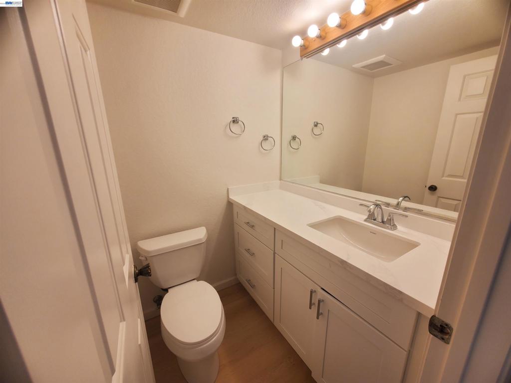 7432 Oxford Cir Property Photo 16