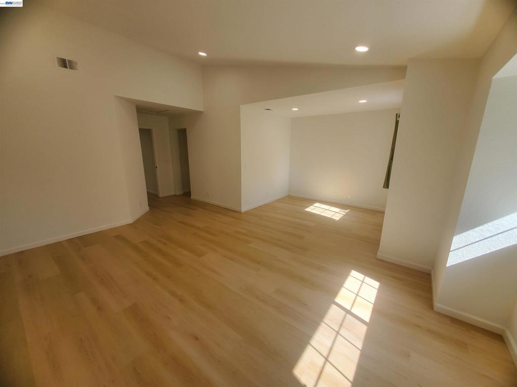 7432 Oxford Cir Property Photo 22