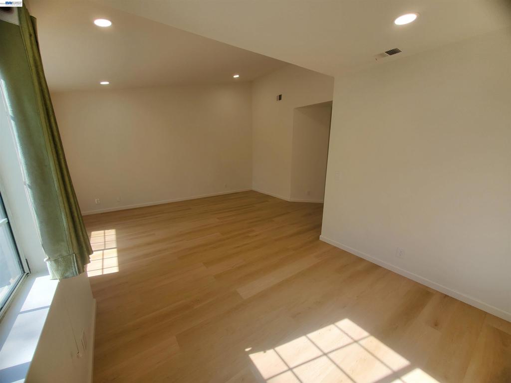 7432 Oxford Cir Property Photo 23