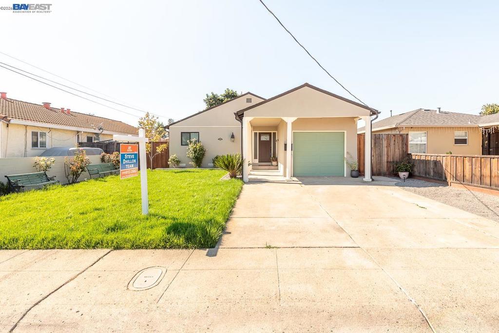 31967 Albany St Property Photo 1