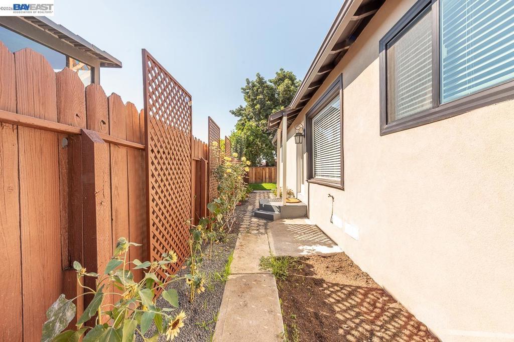 31967 Albany St Property Photo 46