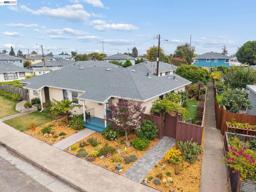 104 Cypress St Property Photo 49