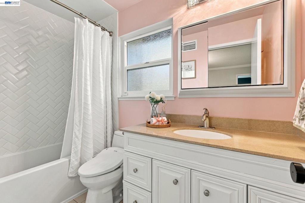 2633 Regent Rd Property Photo 9