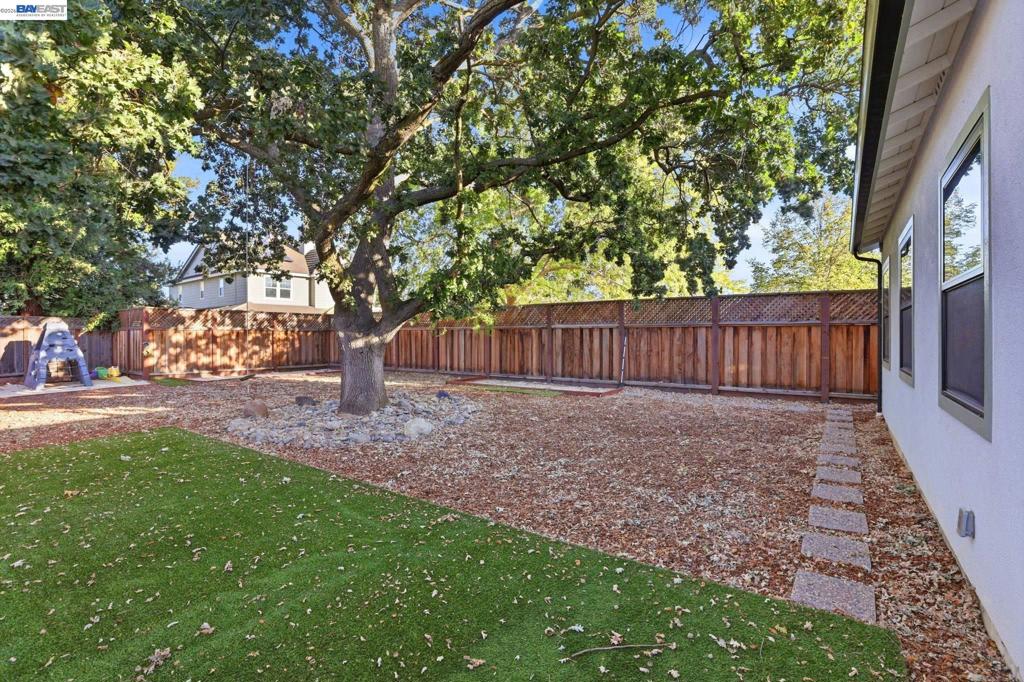 2633 Regent Rd Property Photo 22