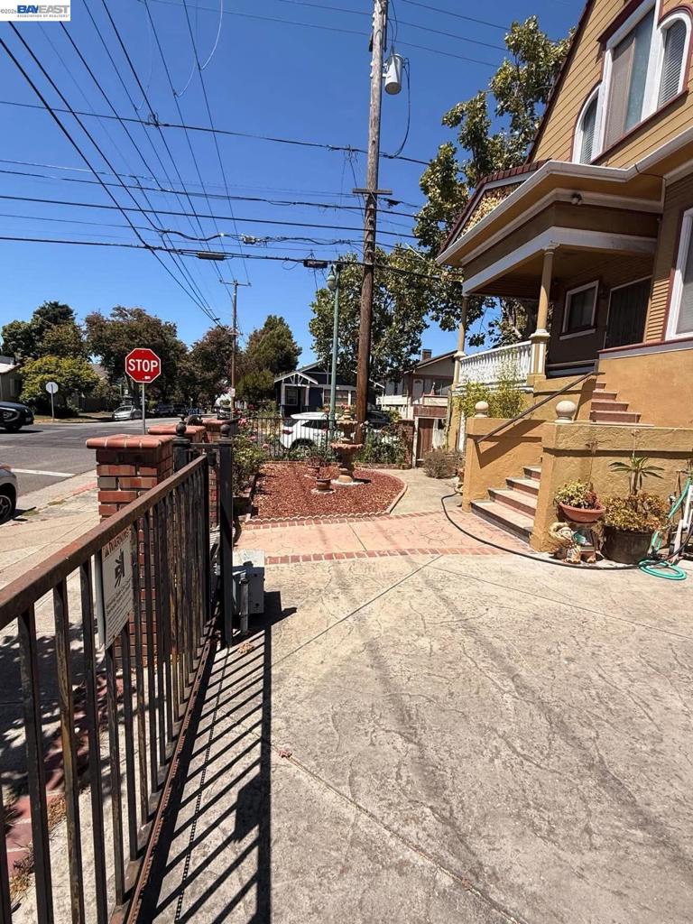 1722 Bay Property Photo 6