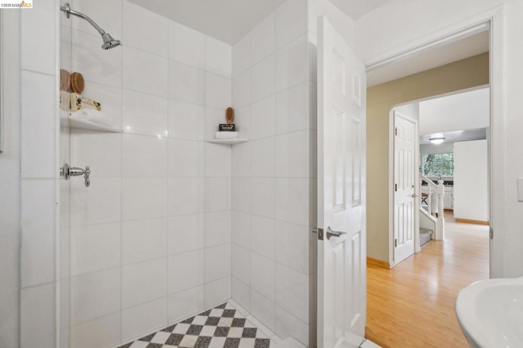 5250 Leona Street Property Photo 20