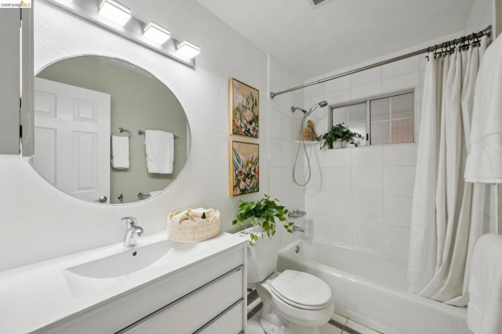 5250 Leona Street Property Photo 27