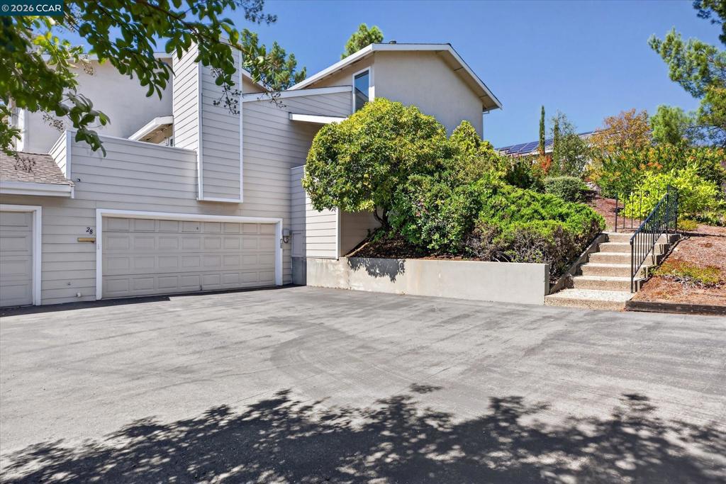 28 Janin Pl Property Photo 1