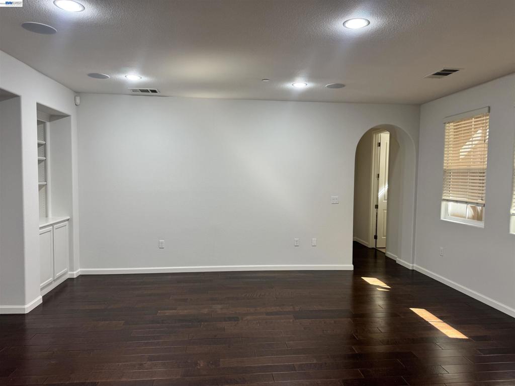 6042 W Branch Rd Property Photo 5