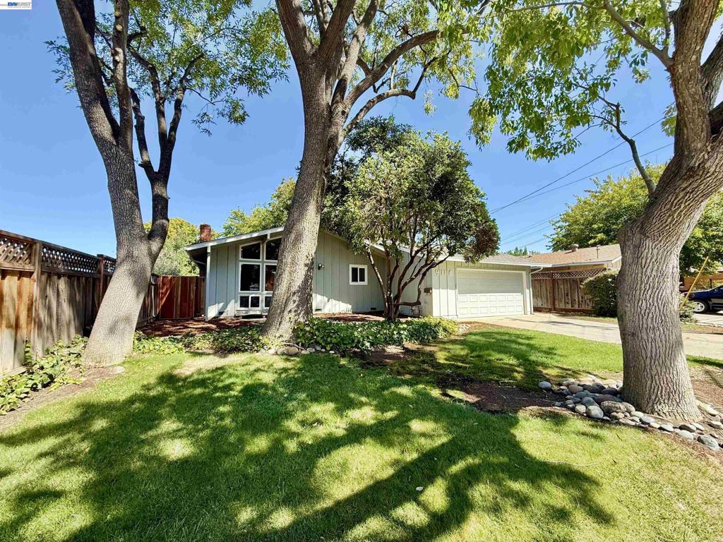 4118 Stanford Way Property Photo 2