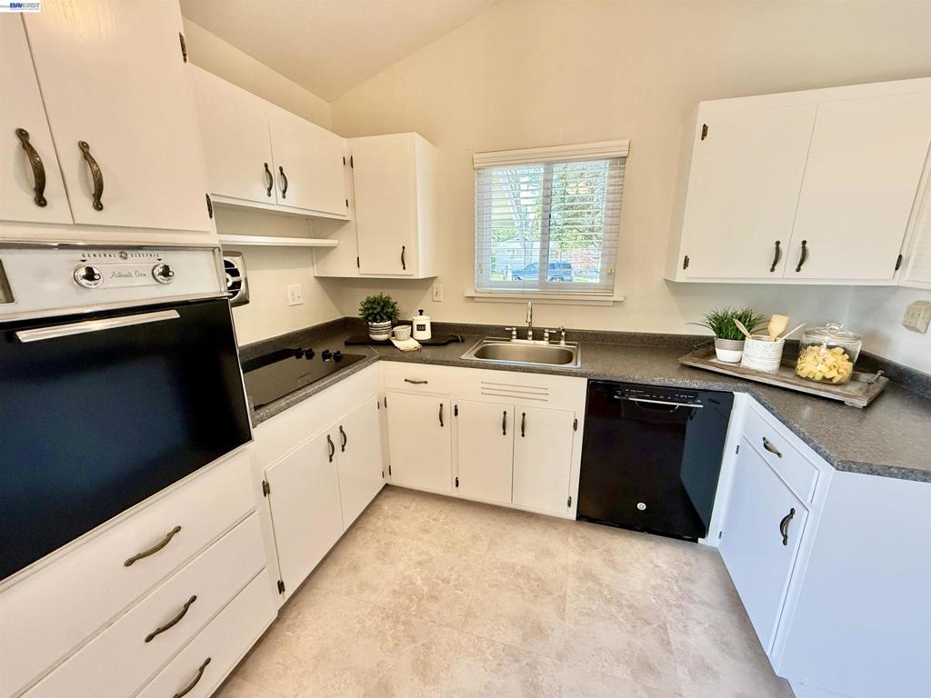 4118 Stanford Way Property Photo 17