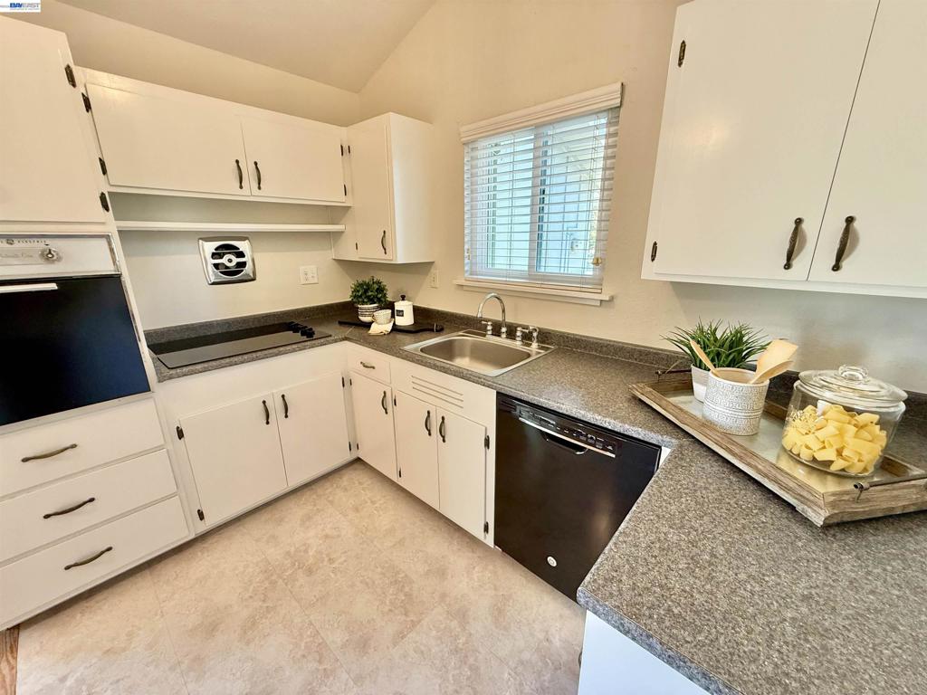 4118 Stanford Way Property Photo 18