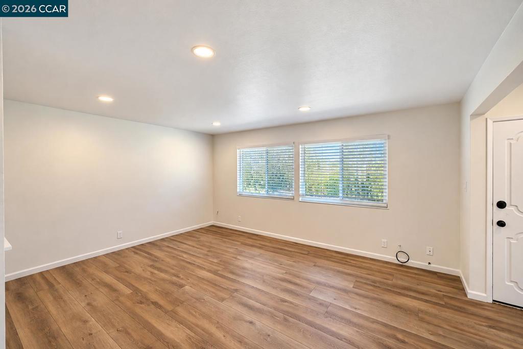 1416 Del Rio Cir B Property Photo 2