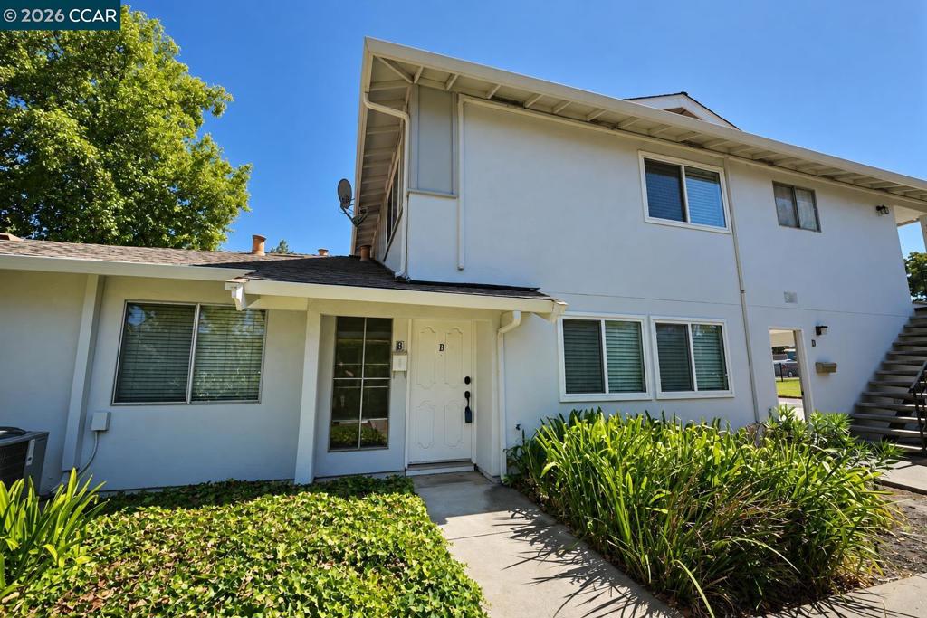 1416 Del Rio Cir B Property Photo 5