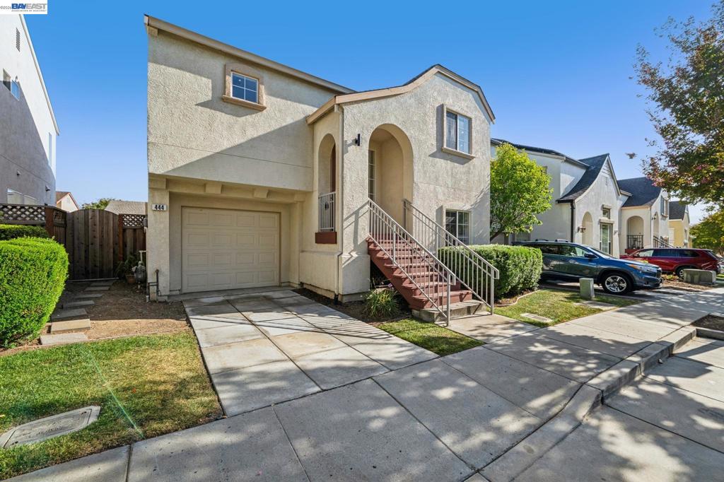 444 Chelsea Xing Property Photo 3