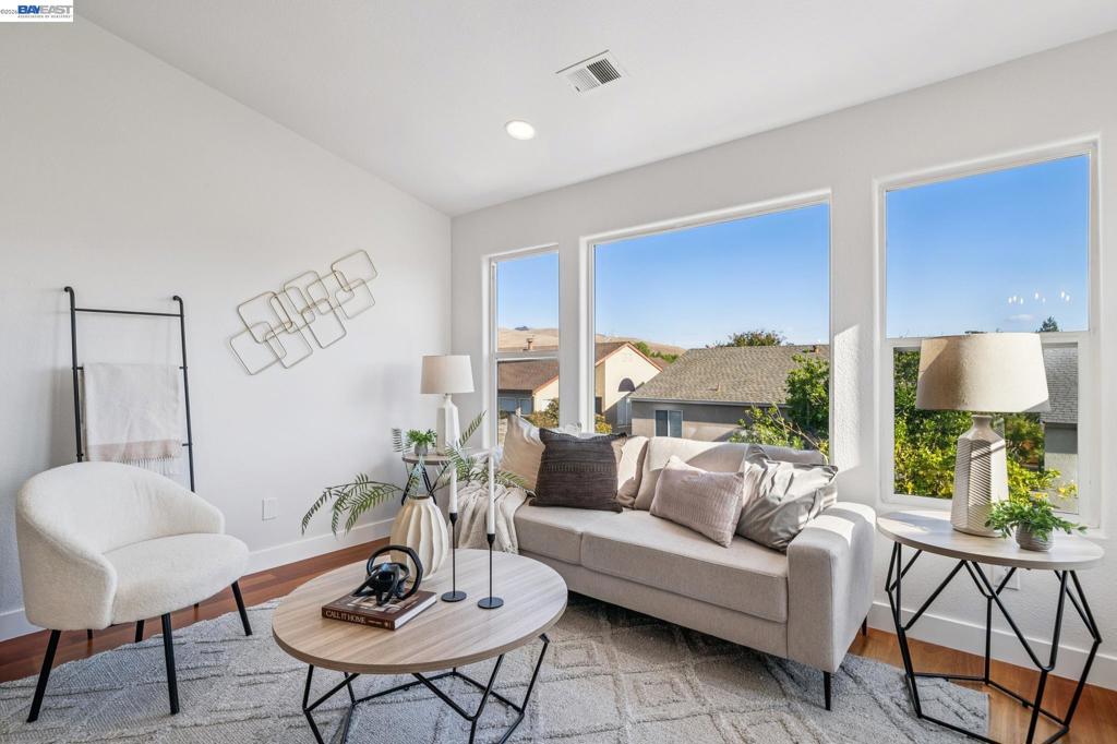444 Chelsea Xing Property Photo 10