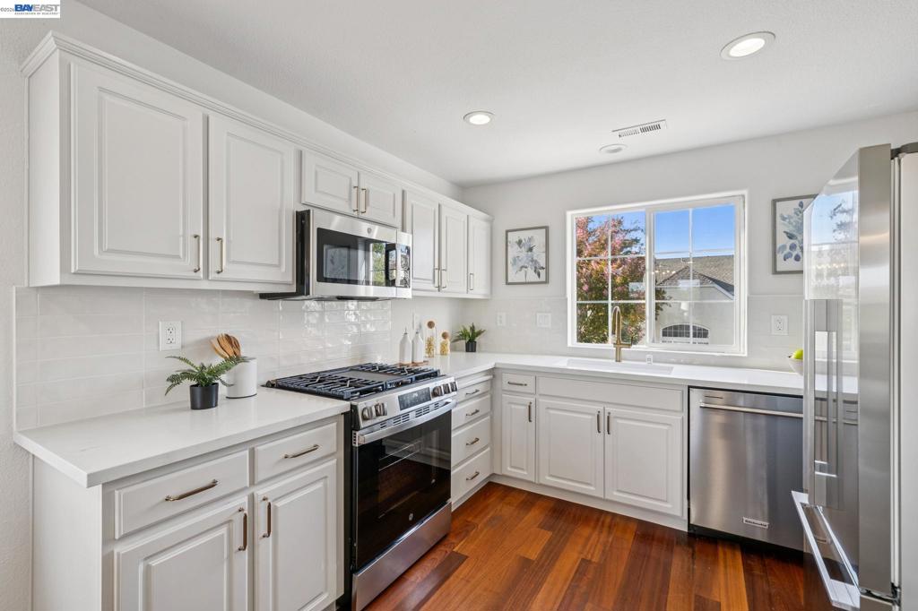 444 Chelsea Xing Property Photo 23