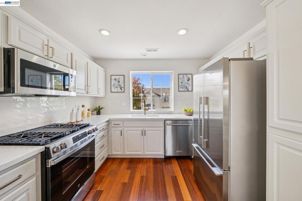 444 Chelsea Xing Property Photo 24
