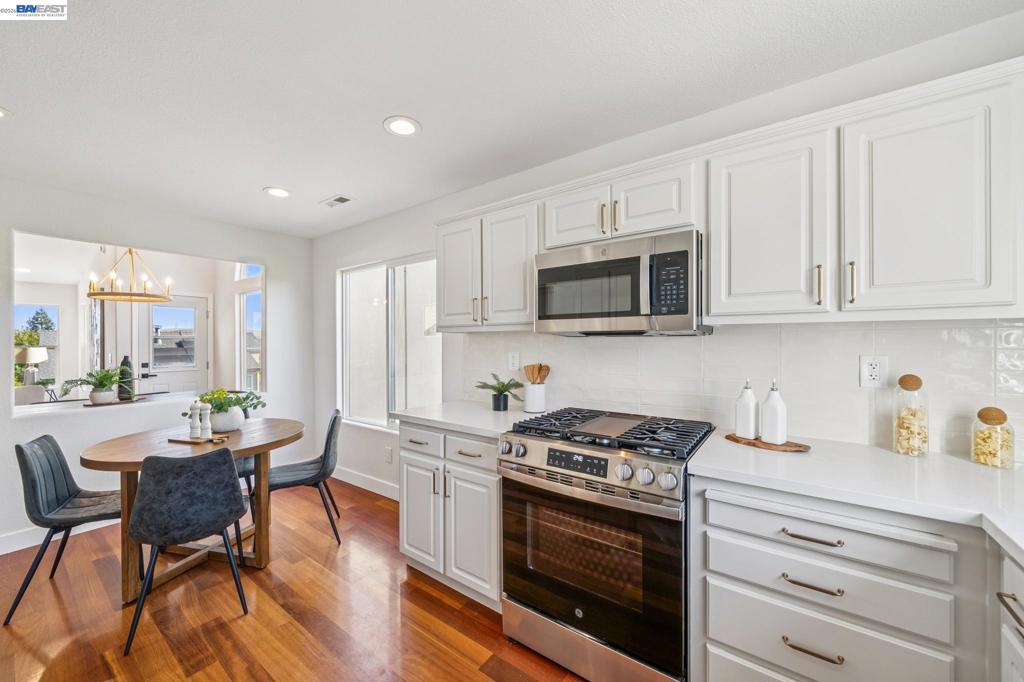 444 Chelsea Xing Property Photo 26