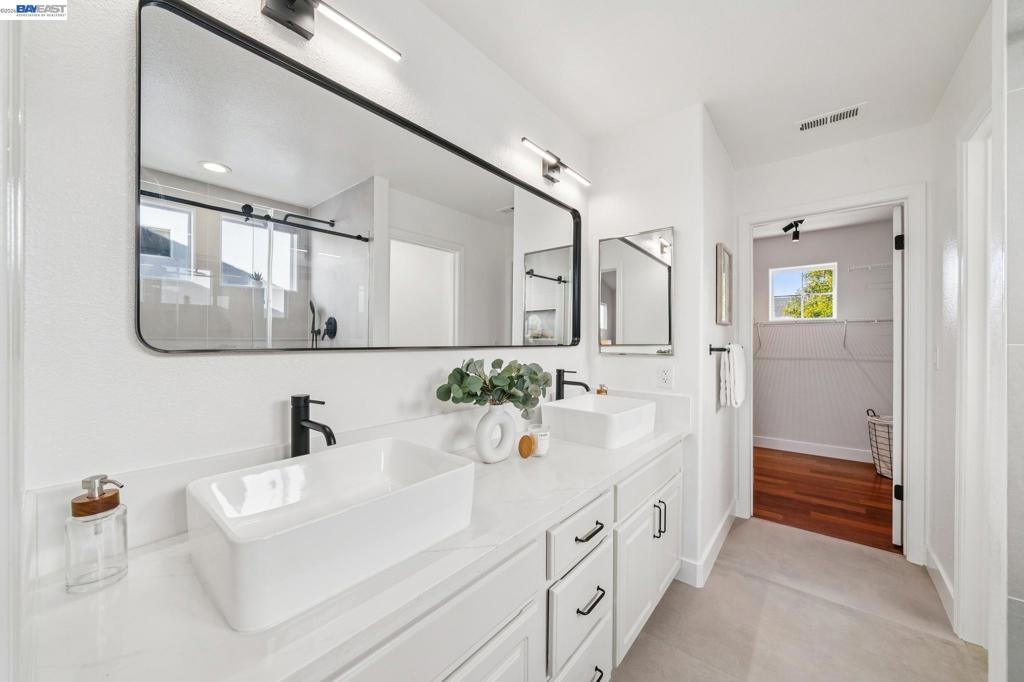 444 Chelsea Xing Property Photo 31