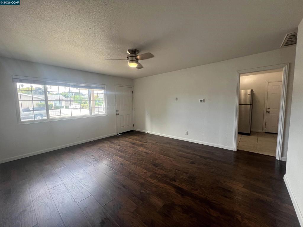852 Sheridan St Property Photo 6