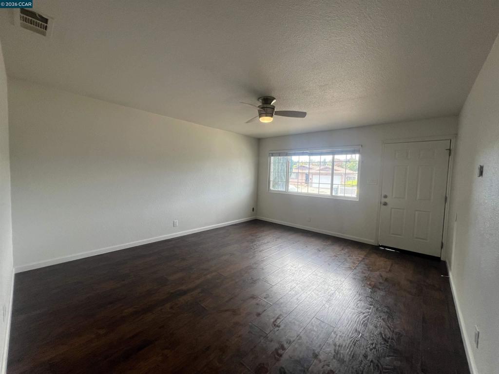 852 Sheridan St Property Photo 7