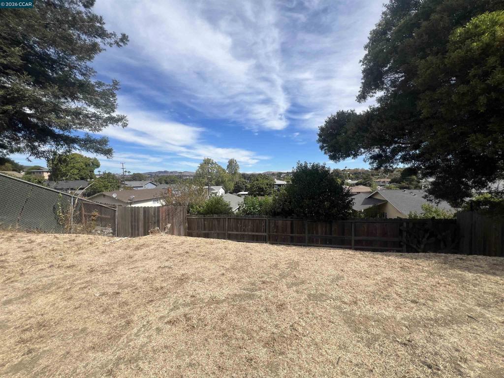 852 Sheridan St Property Photo 39