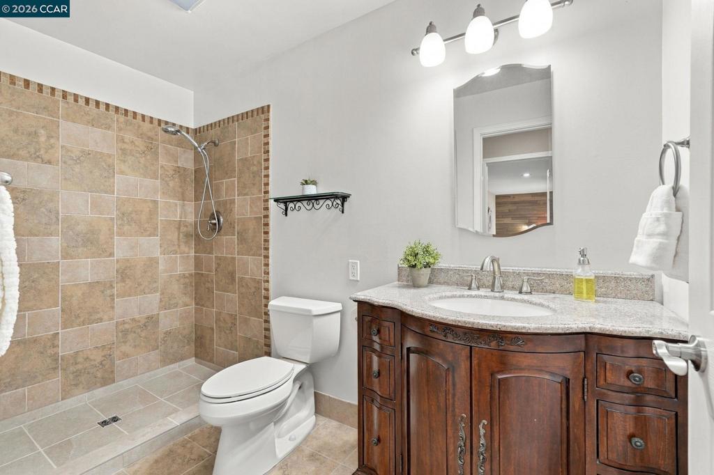 1719 Greentree Dr Property Photo 39