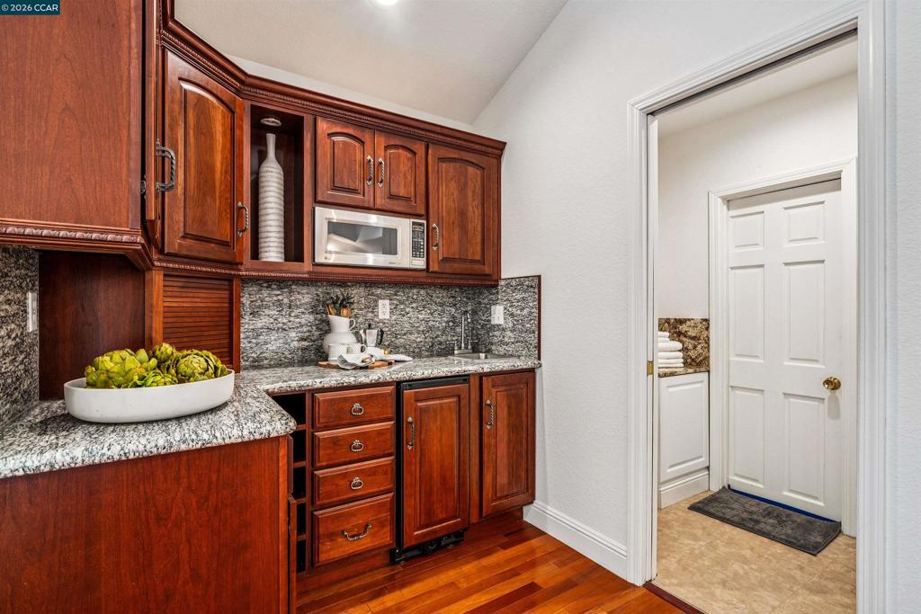2175 Canyon Oak Ln Property Photo 58
