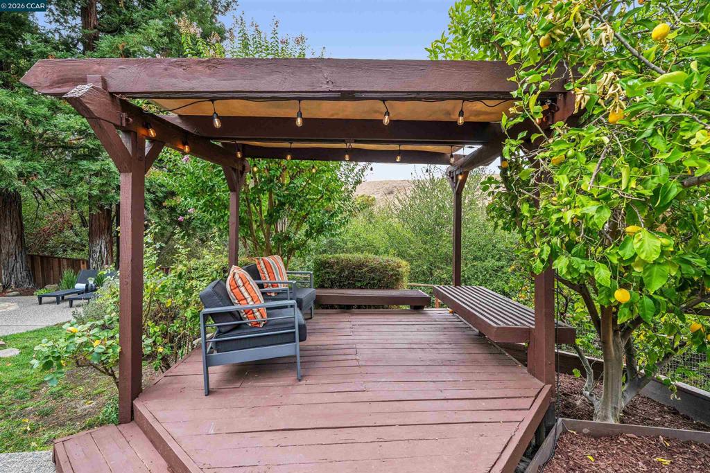 2175 Canyon Oak Ln Property Photo 75