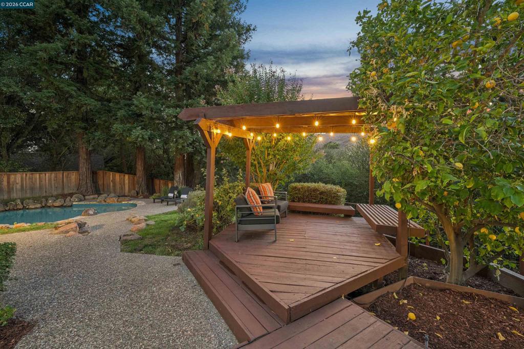 2175 Canyon Oak Ln Property Photo 88