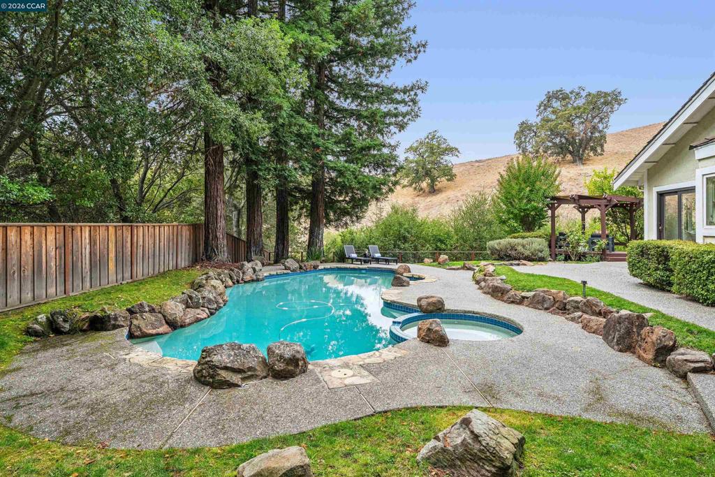 2175 Canyon Oak Ln Property Photo 95