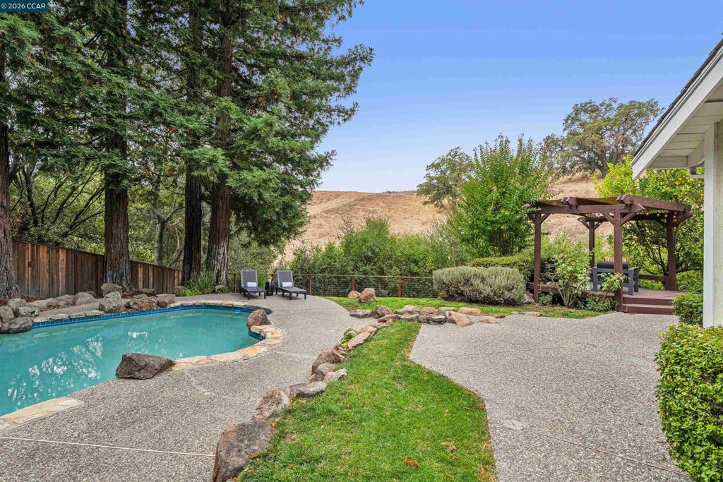 2175 Canyon Oak Ln Property Photo 96